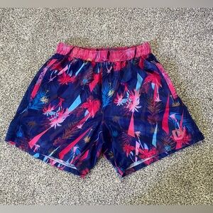 Men’s Chestee Shorts Size L